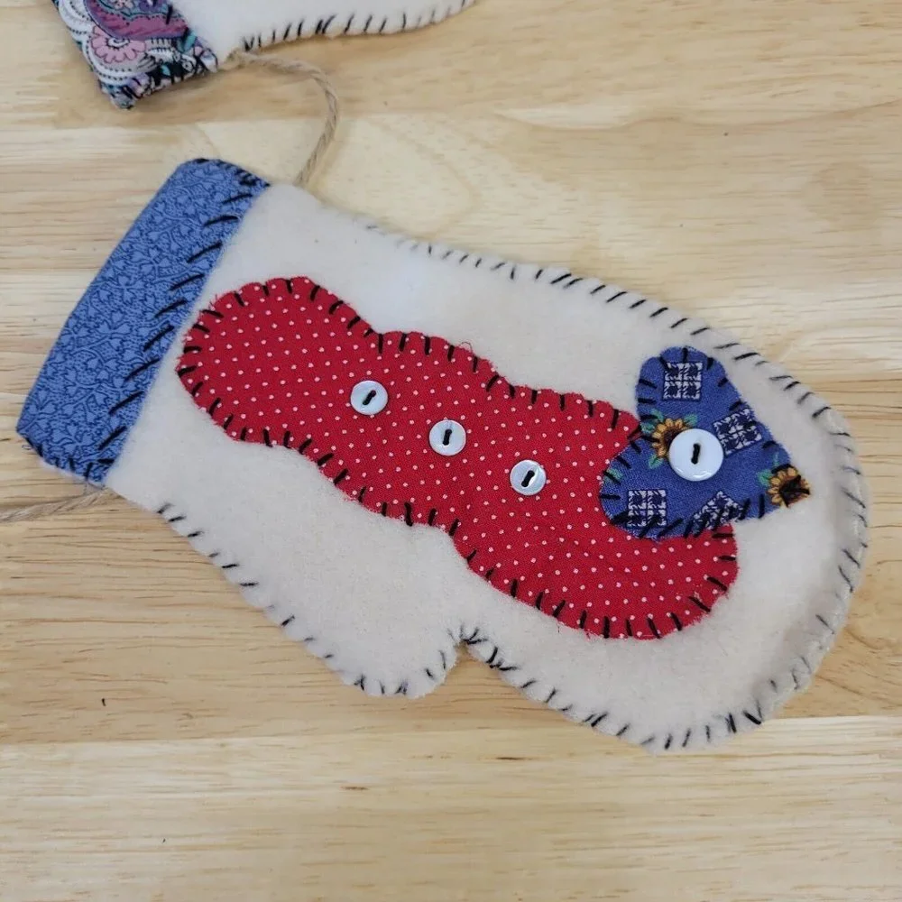 Mini Mitten Christmas Fleece 3D Embellished Garland Country Farmhouse